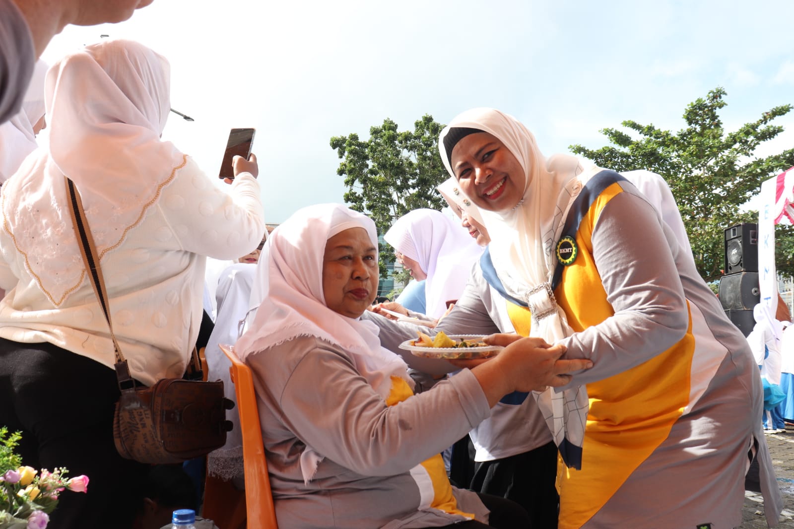 Dewi Ansar Berharap di Milad  ke-42, BKMT Kepri Tetap Solid