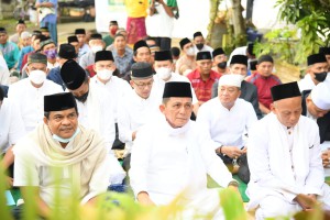 Gubernur Ansar Jadi Khatib Shalat Eid di Sagulung Batam