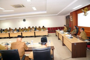 Terus Pantau Pekerjaan Hingga Selesai