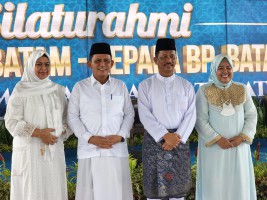 Wagub Marlin Shalat 'Ied di Engku Puti Batam Centre