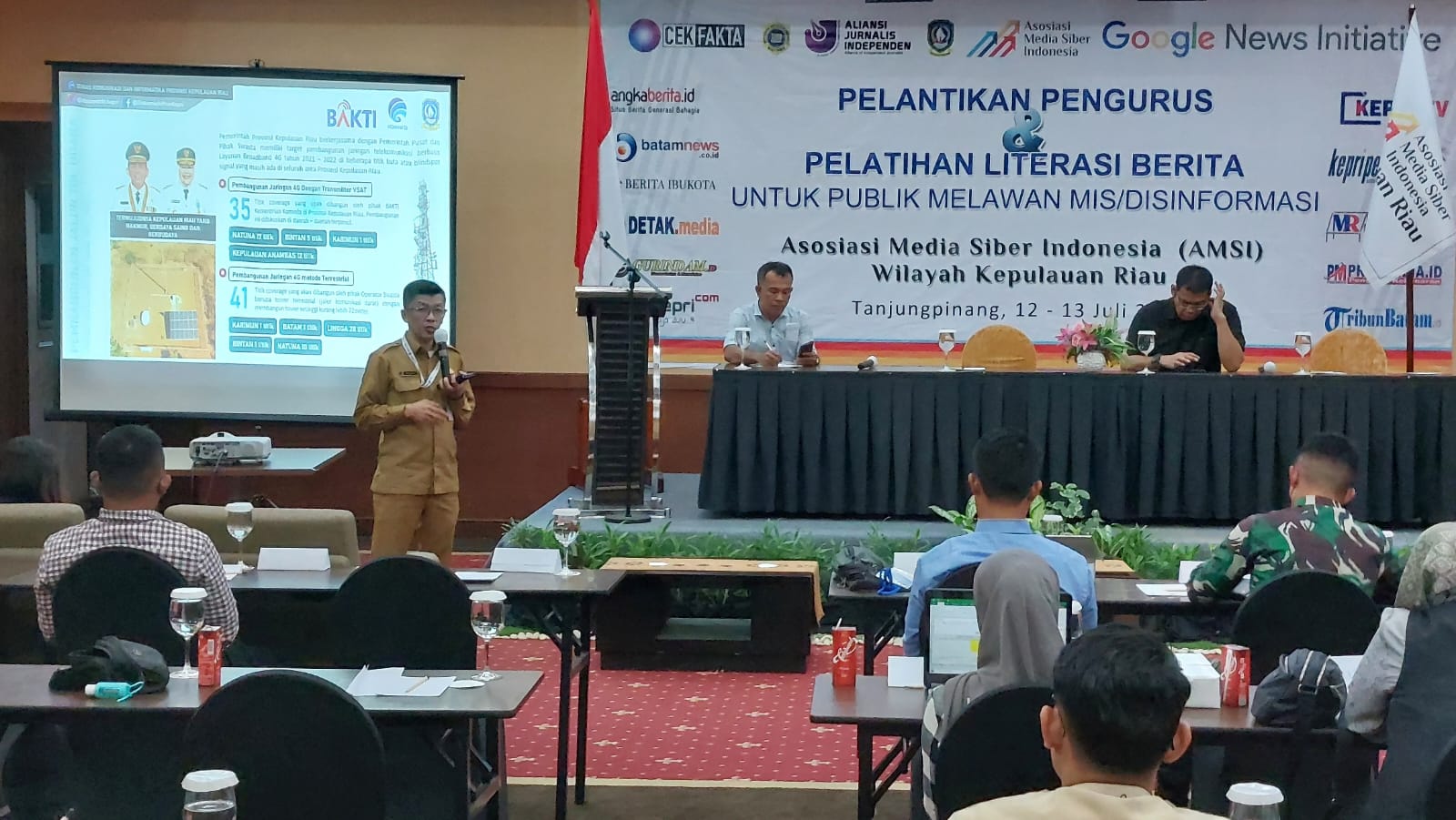 Jadi Narasumber, Kadiskominfo Kepri Ajak AMSI dan Jurnalis Perangi Hoaks