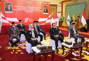 Gubernur Ansar dan Wagub Marlin Saksikan Pidato Kenegaraan Presiden Jokowi