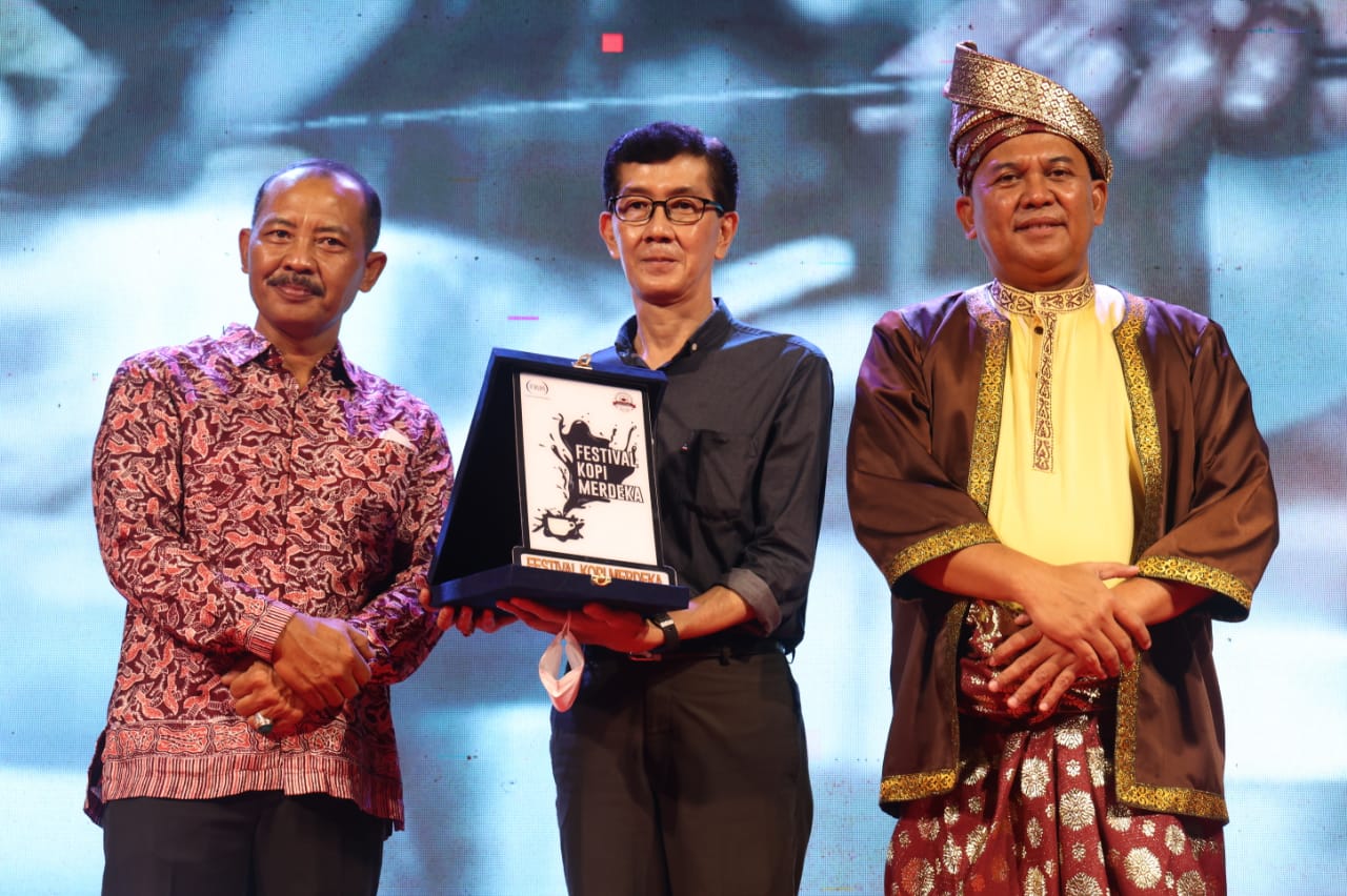 Buka Festival Kopi Merdeka, Sekdaprov Adi Ajak Masyarakat Lestarikan Budaya Melayu