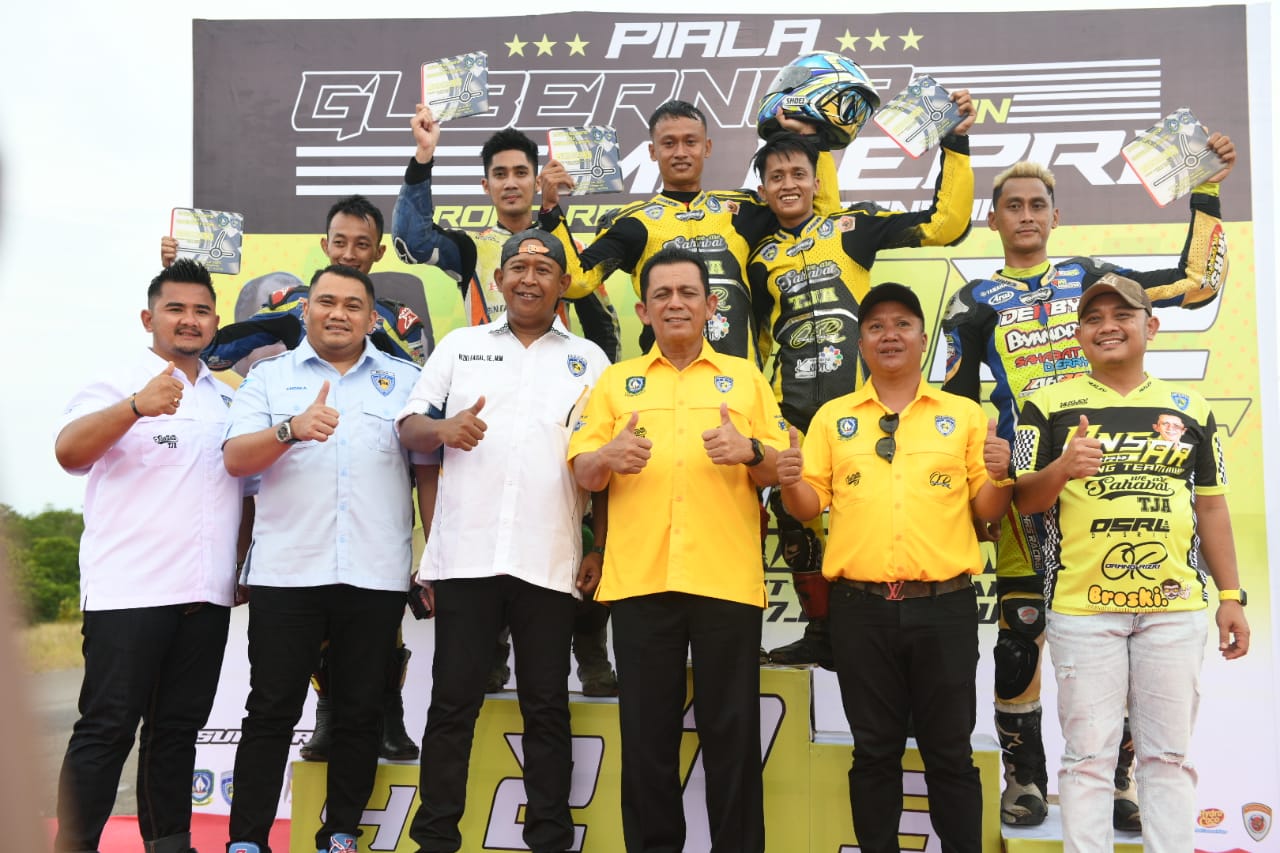 Ansar Antusias Membuka Kejuaraan Balap Motor Piala Gubernur dan IMI Kepri di Dompak