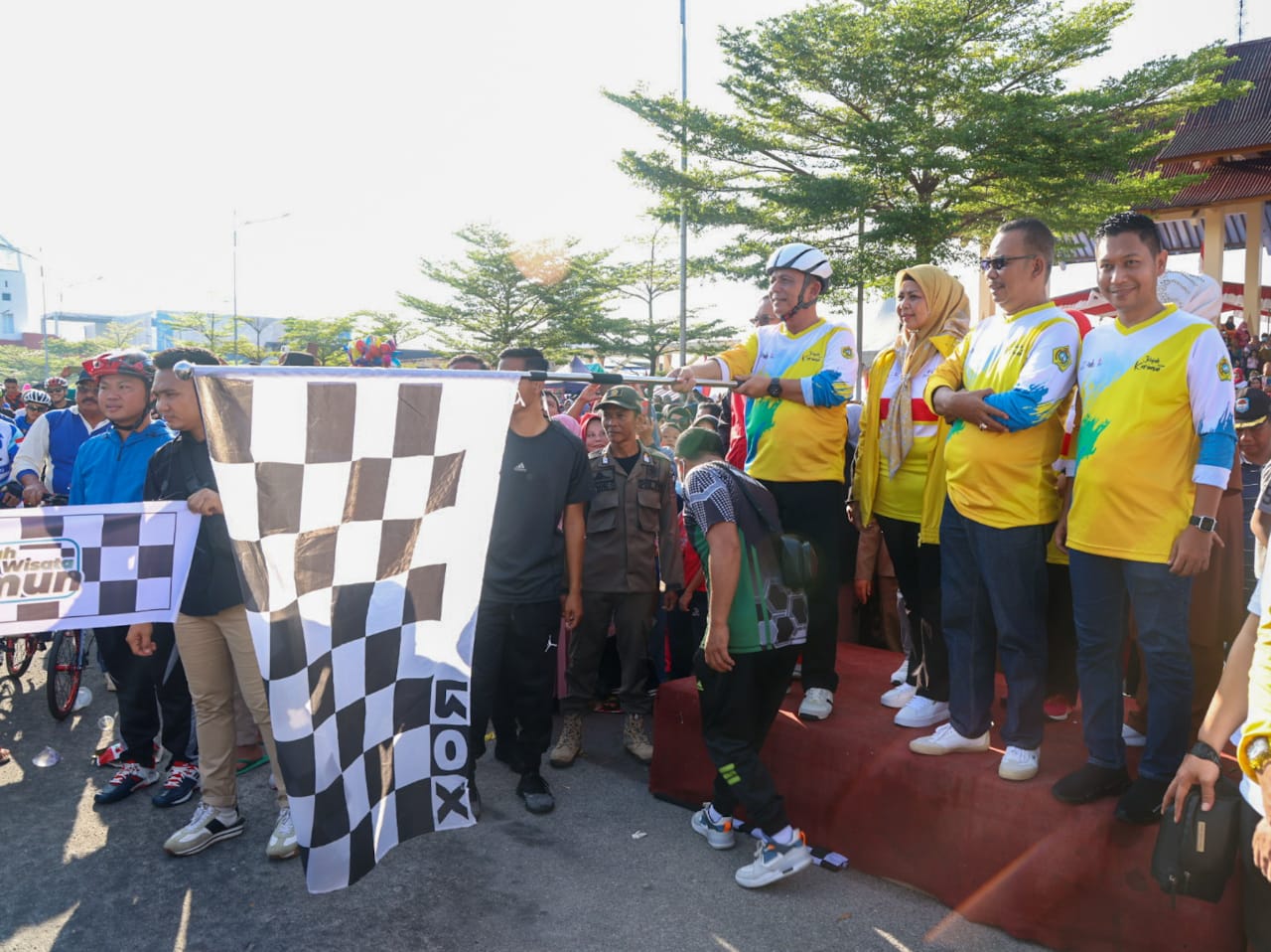 Gubernur Ansar Lepas 1.000 Peserta Jelajah Wisata Karimun