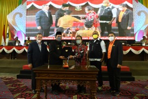 Perda LPP Pelaksanaan APBD Gubernur Kepri Tahun 2021 Resmi Disahkan