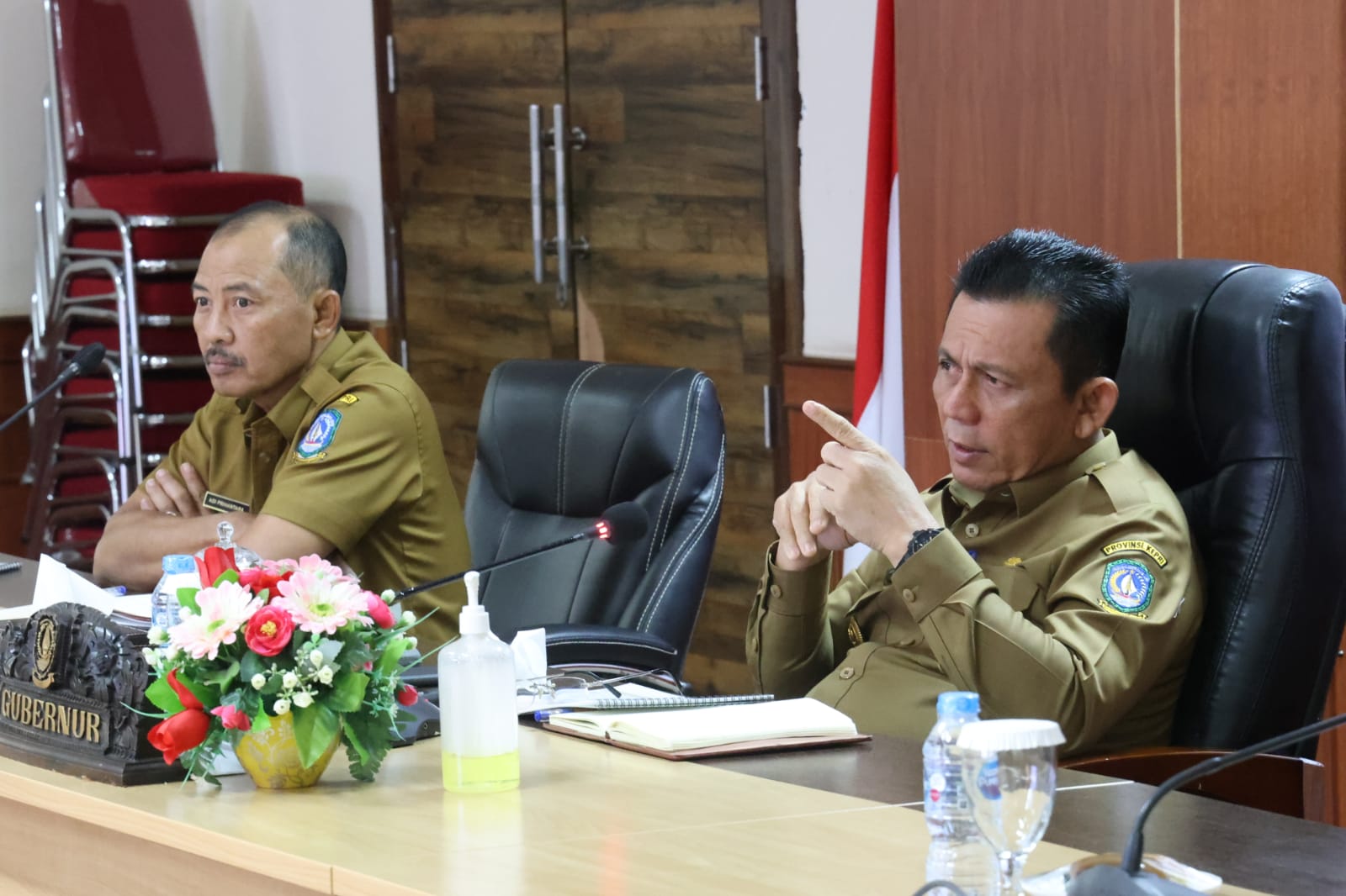 Gubernur Ansar Tekankan Pentingnya Rapat Evaluasi Rutin di Setiap OPD