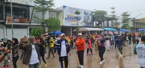 Gubernur Ansar Senam Pagi Bersama Masyarakat Tiban Indah, Batam