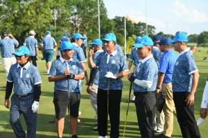 Gubernur Ansar Buka Turnamen Golf Apindo Kepri