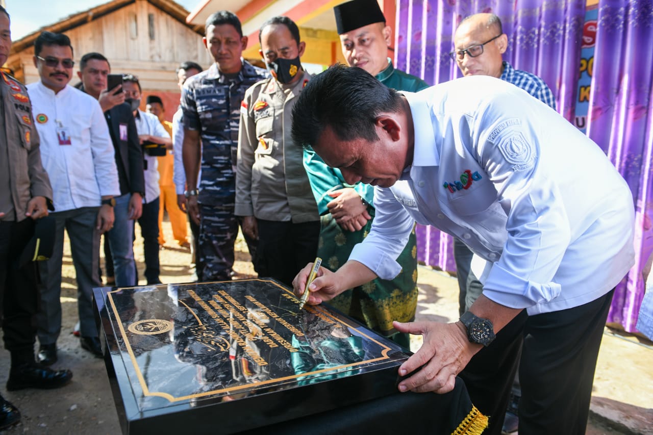 Gubernur Ansar Meresmikan Panti Jompo Tuah Bunda Dabo Singkep