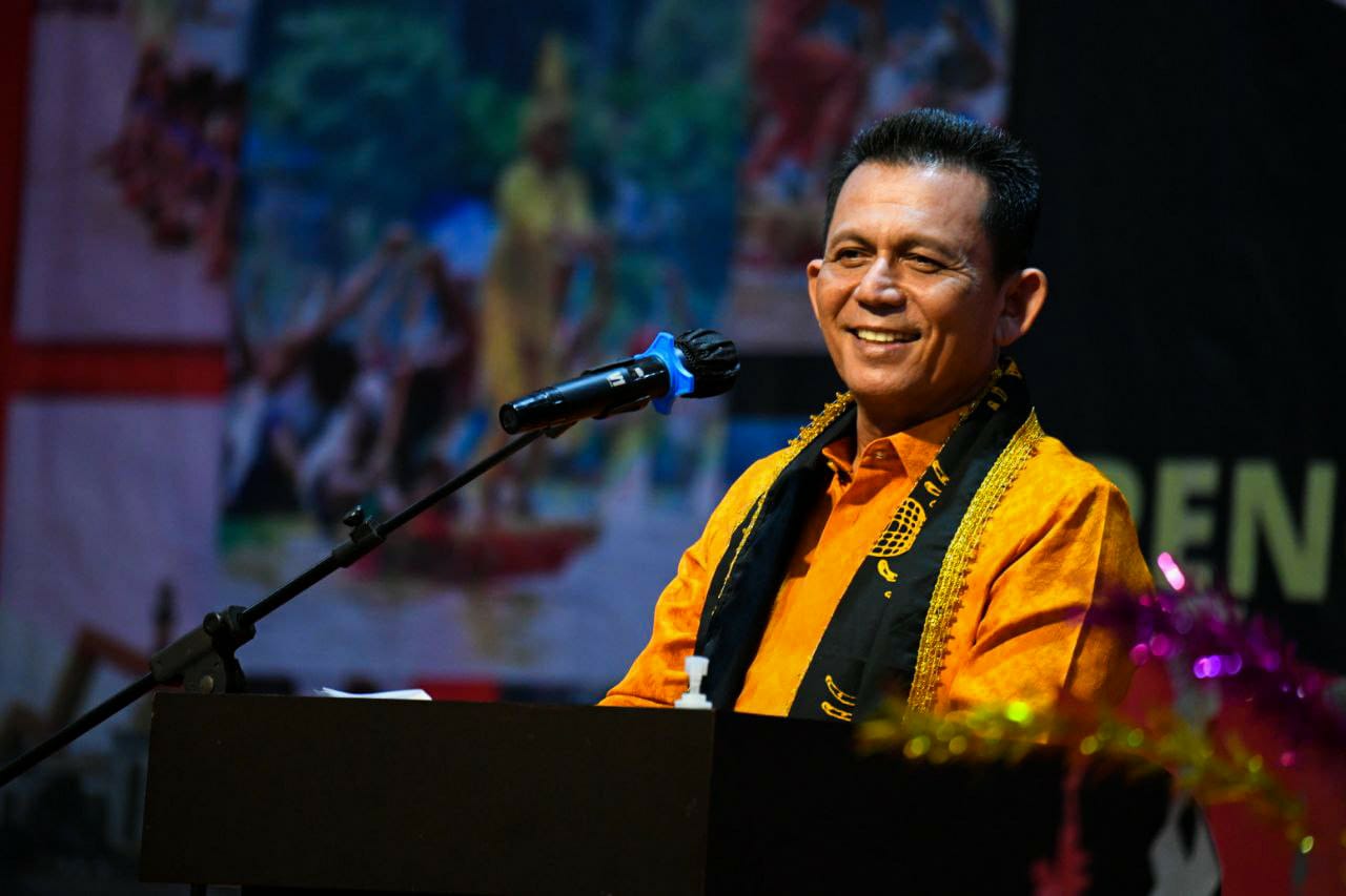 Gubernur Ansar Lantik Ketua IWAKUSI Tanjungpinang - Bintan  Periode 2022-2027