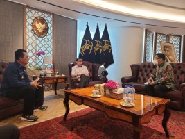 Bertemu Menkumham, Gubernur Ansar Minta Kebijakan Bebas VoA Diberlakukan Lagi