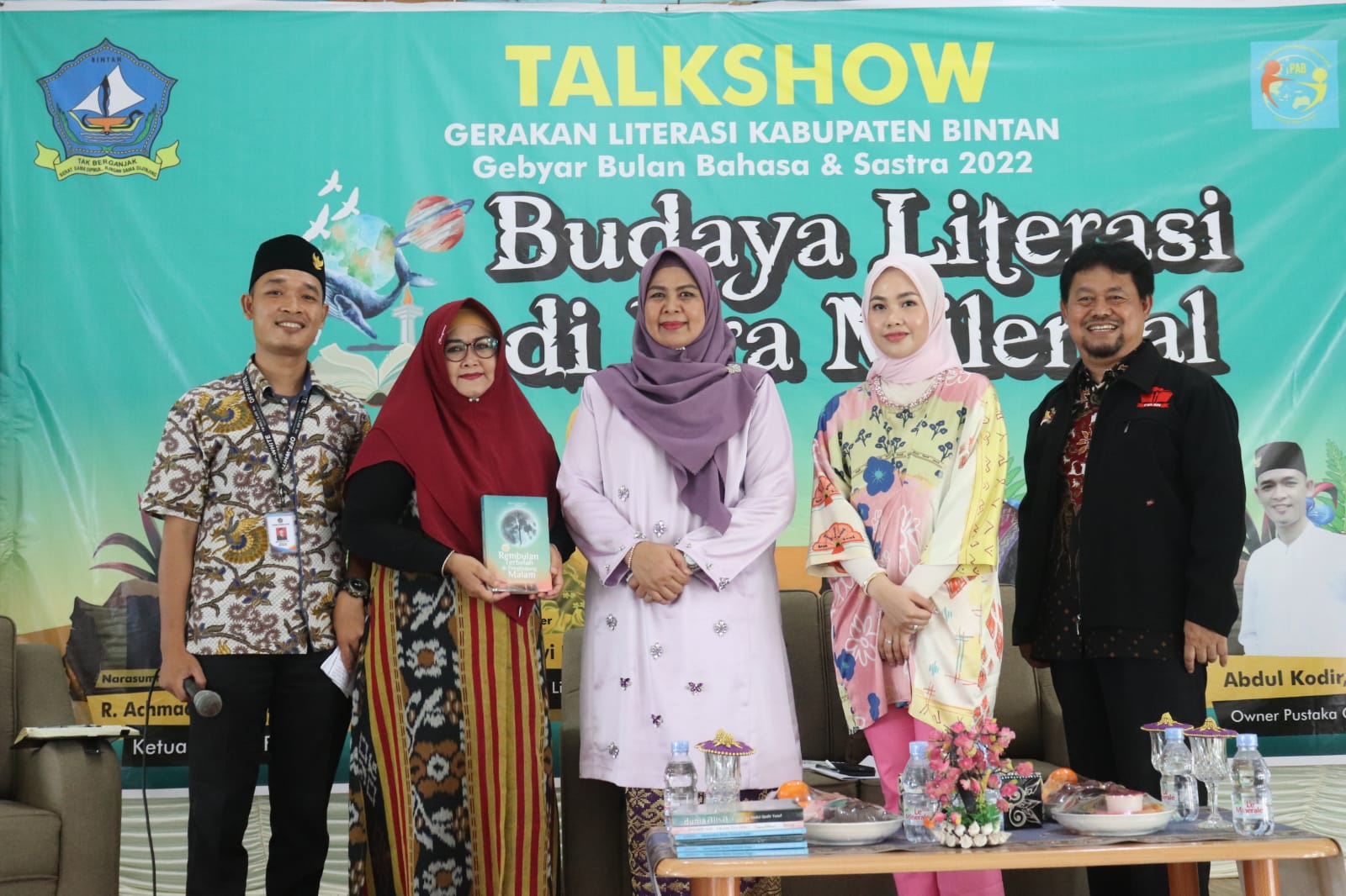 Dewi Ansar jadi Narsum di Talk Show Gerakan Literasi Gebyar Bulan Bahasa dan Sastra Bintan