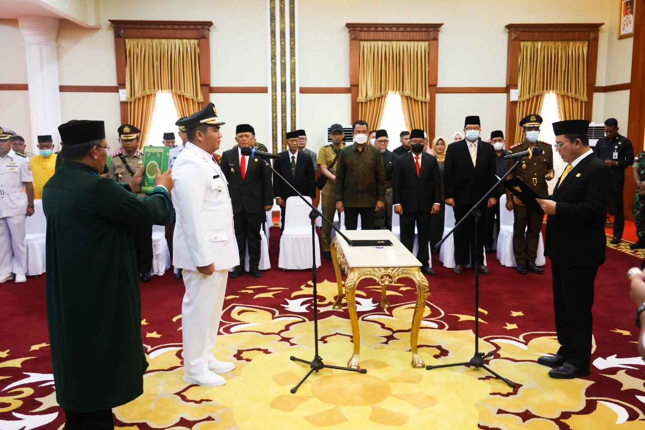 Gubernur Ansar Lantik Roby Kurniawan Sebagai Bupati Bintan Sisa Masa Jabatan 2021-2024