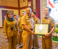 Sekdaprov Adi Imbau Seluruh OPD Segera Selesaikan Temuan yang Bermasalah