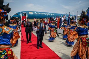 Tari Geol Manis dan Walijamaliha Sambut Tamu Negara