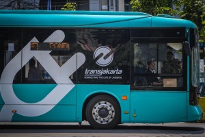 Jurnalis Terlayani Shuttle Bus Gratis Menuju Media Center KTT ke-43 ASEAN