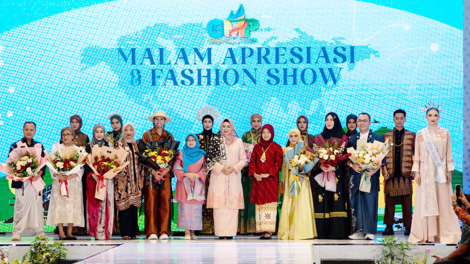 Hadiri Malam Apresiasi GMP, Dewi Ansar Bangga Hasil Karya Designer Anak Kepri