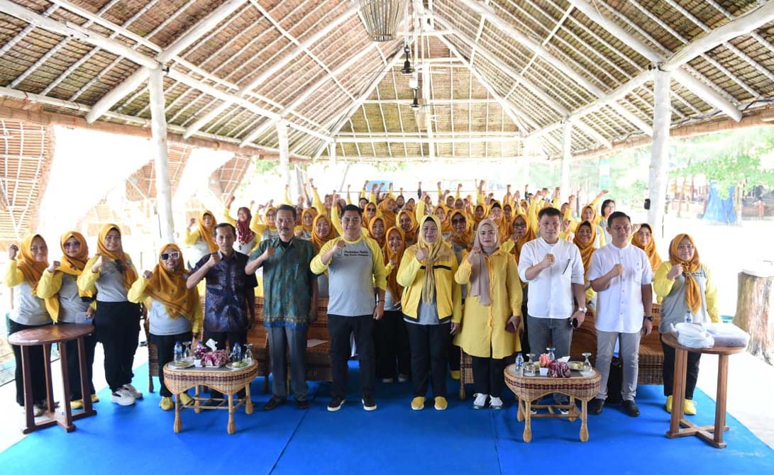 Dewi Ansar Buka Kegiatan Pendidikan Politik bagi Kaum Perempuan Kepri