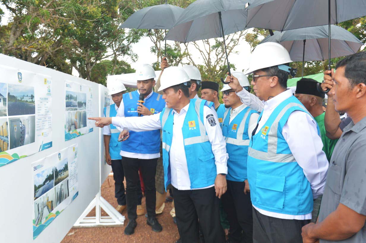 Gubernur Ansar Resmikan PLTS dan BPBL di Pulau Panjang, Batam
