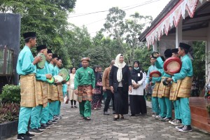 Dewi Ansar Buka Gelar Karya Projek Penguatan Profil Pelajar Pancasila SMA N 1 Teluk Sebong
