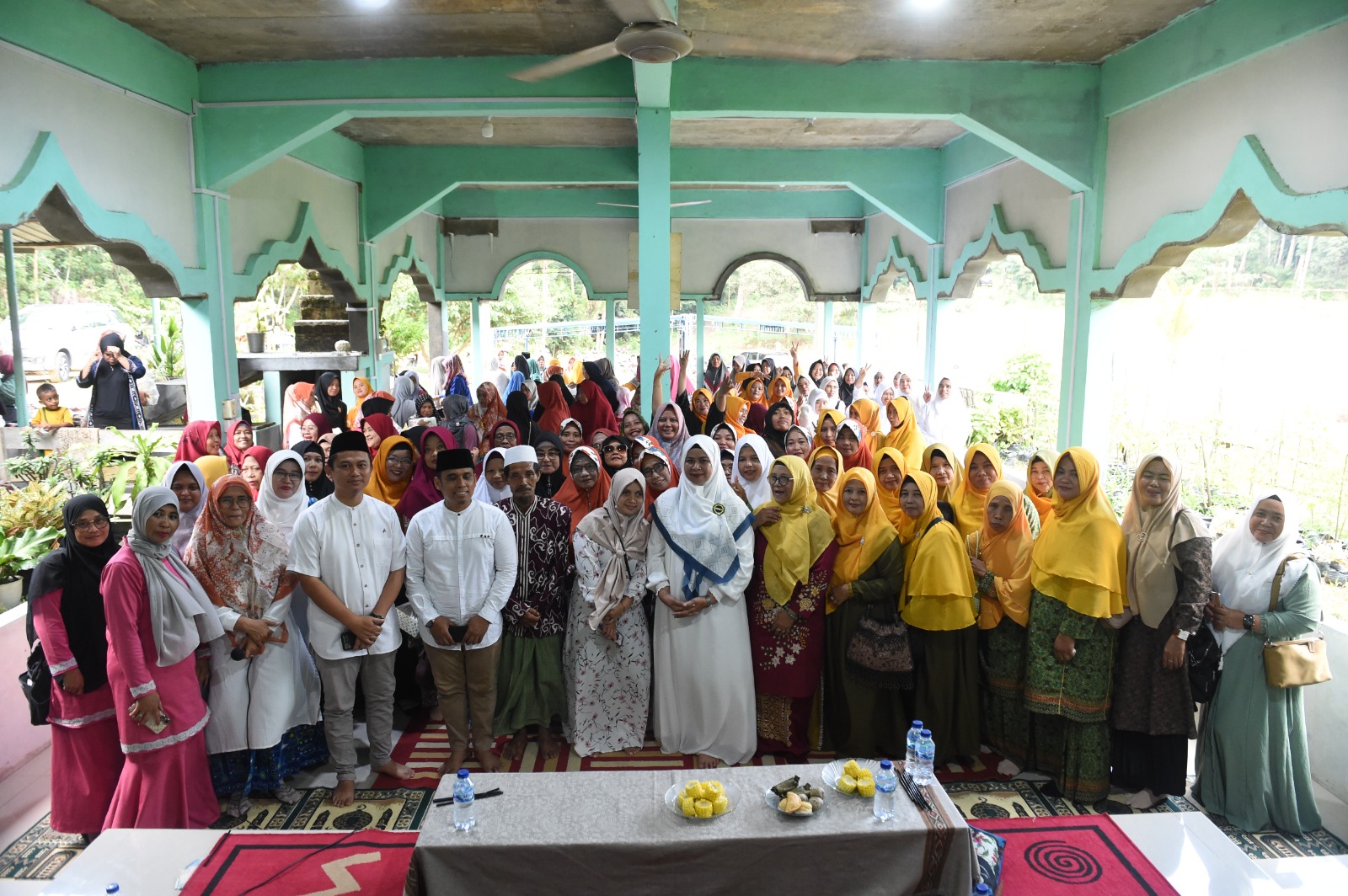 Dewi Ansar Hadiri Kegiatan Pembinaan Pengurus Majelis Taklim Desa Sebong Pereh