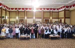 Gubernur Ansar Kukuhkan dan Lantik Pejabat Pendidikan di Kepri, serta Serahkan Tunjangan dan Kenaikan Gaji