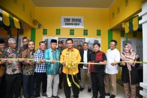 Kunker ke Letung, Ansar Resmikan Pemanfaatan Jalan, Gedung Pertemuan dan Serahkan Bantuan Untuk Nelayan