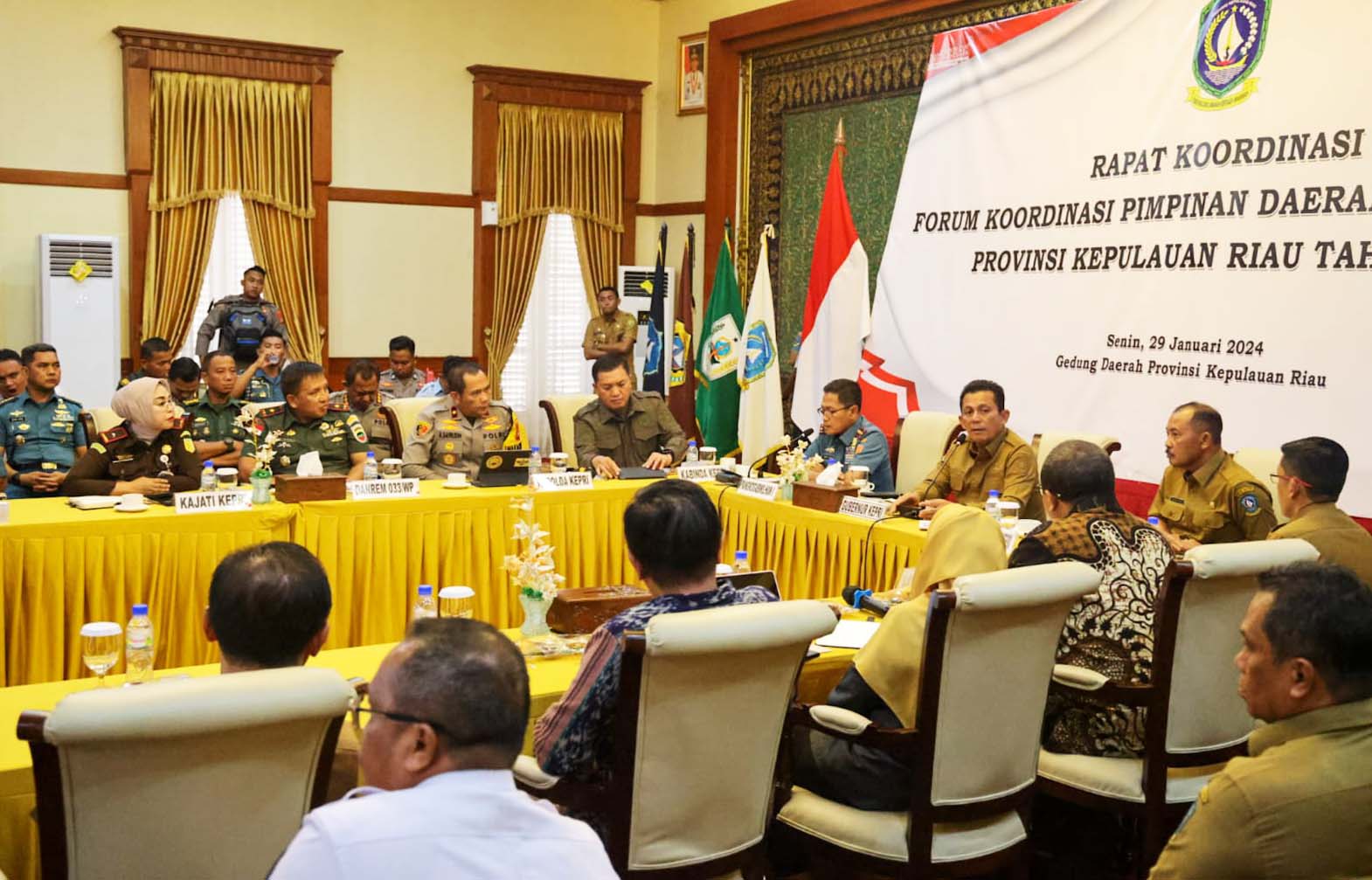 Gubernur Ansar Pimpin Rapat Forkopimda Bahas Persiapan Pemilu 14 Februari