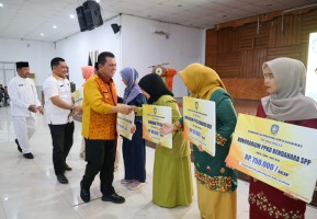 Sebanyak 800 PTK Non ASN Se-Kota Batam Kembali Tandatangani SK Perpanjangan Kontrak