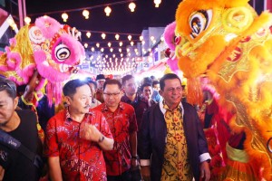 Masyarakat Tumplek di Bazar Imlek Tanjungpinang, Jadi Destinasi Wisata Kuliner Kota Tua