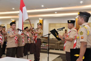 Sekda Kepri Lantik Pengurus SAKA POM Kepri, Ajak Pramuka Turut Menjaga Pemilu Damai