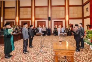 Sekdaprov Kepri Hadiri Pengangkatan PAW DPRD Kepri 2019-2024