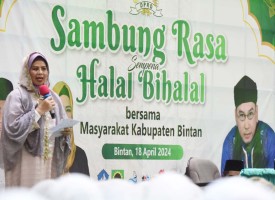 Hadiri Halalbihalal di Kijang, Dewi Ansar Tekankan Pentingnya Nilai-Nilai Keagamaan dan Kemanusiaan