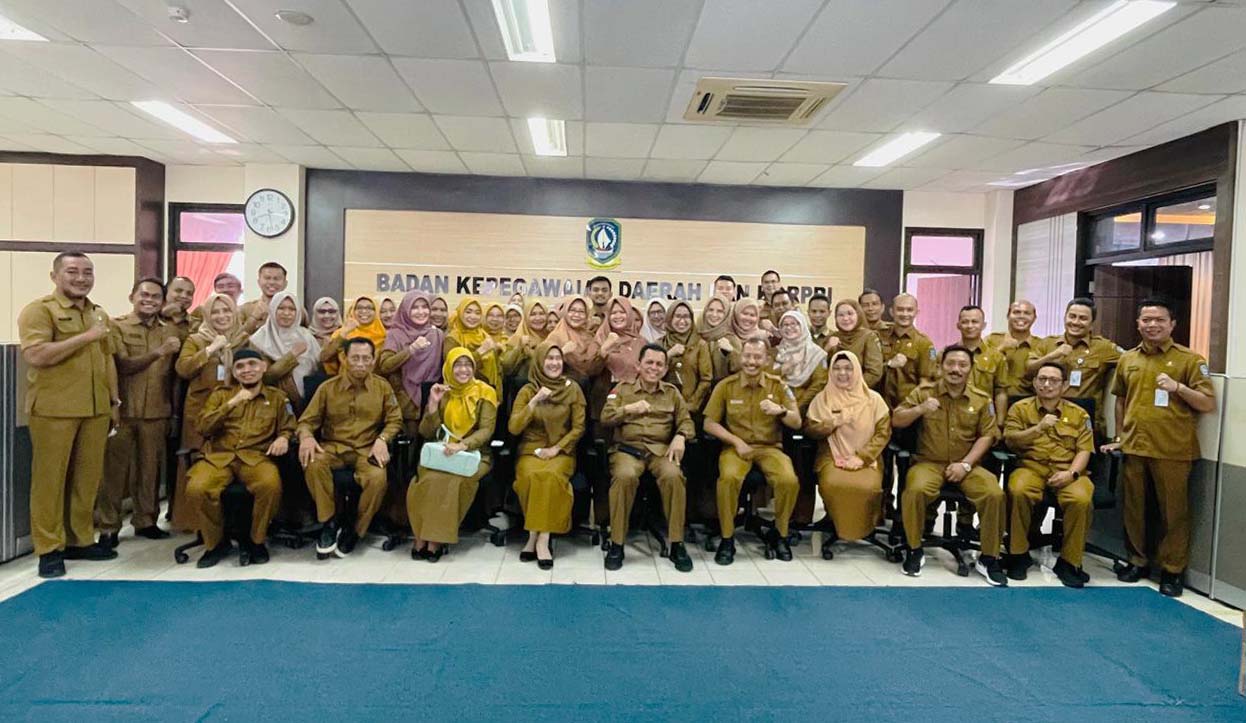 Hari Pertama Masuk Kerja Usai Libur Lebaran Gubernur Ansar Bersama Sekda Adi Kunjungi Beberapa Kantor OPD