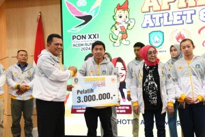 Dukung Kontingen Kepri Untuk Sukses di Ajang PON XXI di Aceh-Sumut 2024, Gubernur Ansar Berikan Dana Apresiasi Untuk Para Atlit dan Pelatik