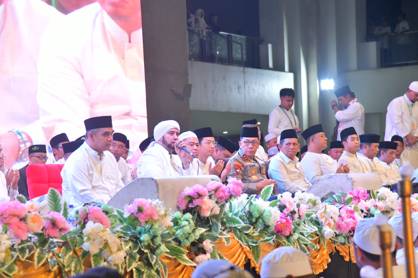 Dihadiri Ribuan Masyarakat, Ansar Ajak Jadikan Kepri Bershalawat Ajang Kerukunan Umat