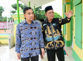 Gubernur Kepri dan Menteri Besar Johor Jelajahi Keindahan dan Sejarah Pulau Penyengat