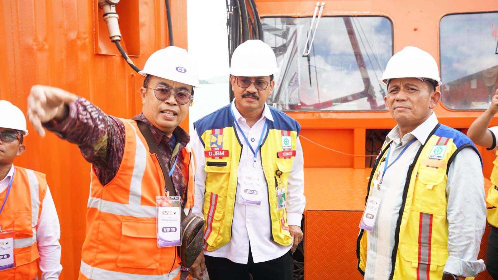 Di Atas MV Trinity Surveyor, Gubernur Ansar Resmikan Dimulainya Survey Penyelidikan Tanah Jembatan Batam-Bintan