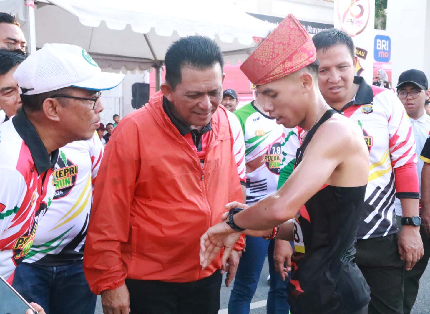 Gubernur Ansar Hadiri Kegiatan 7,8K Fun Run Polda Kepri 2024