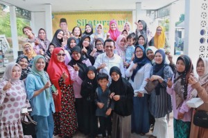 Gubernur Ansar Kunjungi Warga Perumahan Frensiana Garden Belian Batam, Paparkan Program Strategis