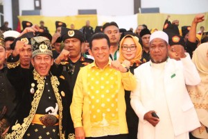 Hadiri Pelantikan LLMB, Gubernur Ansar Tekankan Pentingnya Melestarikan Budaya Melayu
