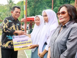 Gubernur Ansar Ahmad Salurkan Bantuan Senilai Rp523,2 Juta di Kecamatan Pancur, Kabupaten Lingga