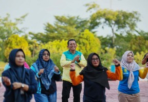 Gubernur Kepri Bersama Ketua TP-PKK Ikuti Senam Sehat Bersama Kader Posyandu Kota Tanjungpinang