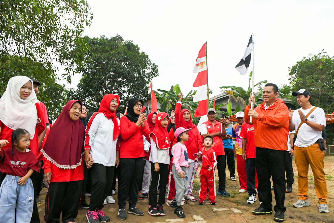 Gubernur Ansar Meriahkan Kegiatan Perlombaan Rakyat Peringatan HUT Ke-79 RI di Kampung Wonosari Tanjungpinang
