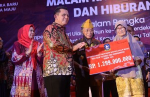 Semarak Malam Hiburan HUT RI ke-79 di Kepri, Ribuan Warga Nikmati Kuliner Merdeka