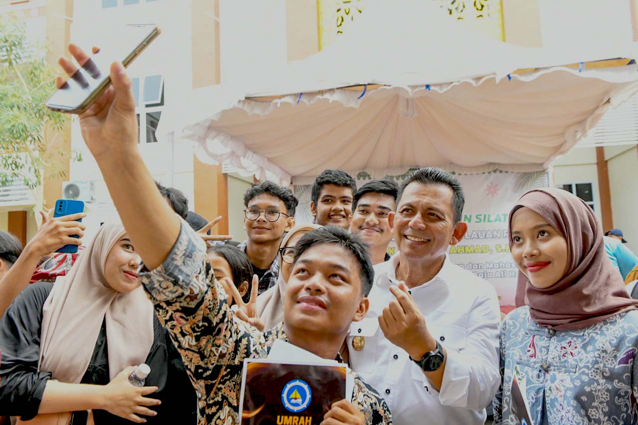 Ribuan Mahasiswa UMRAH Antusias Ikuti Kuliah Umum Gubernur Ansar Ahmad