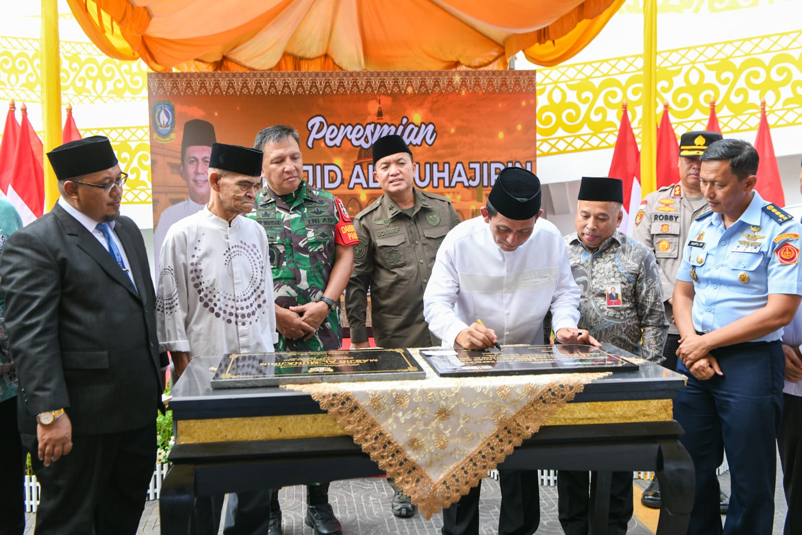 Gubernur Ansar Ahmad Resmikan Penggunaan Kembali Masjid Al-Muhajirin Setelah Revitalisasi
