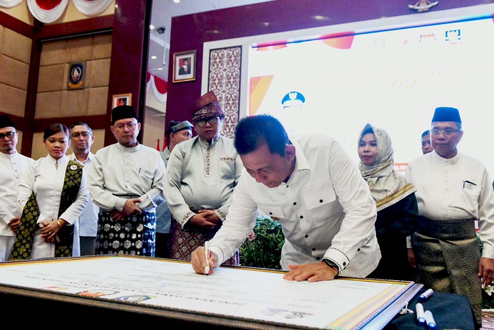 Gubernur Ansar Hadiri Doa Bersama Wujudkan Pilkada Damai dan Peringati Hari Jadi Ke-22 Kepri Bersama Seluruh Unsur Pemerintah dan Masyarakat