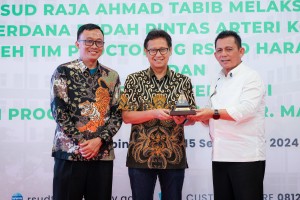Menkes Budi G. Sadikin didampingi Gubernur Ansar Melaunching Operasi Bypass dan Neurointervensi di RSUD RAT